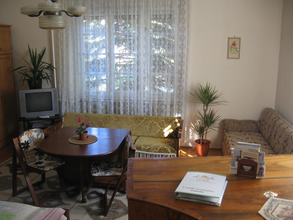 Csaladi Vendeghaz Leilighet Eger Rom bilde